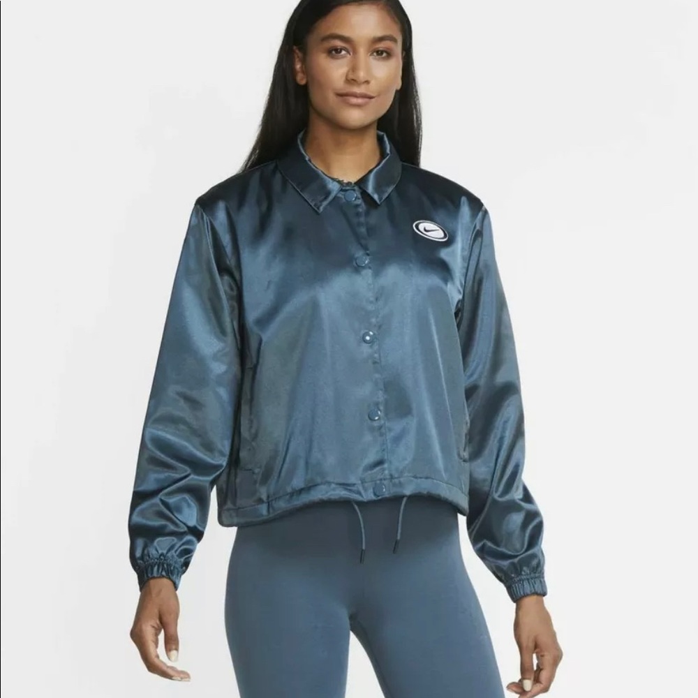 NWT Nike jacket Womens xl